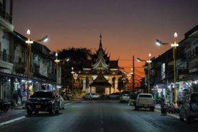 Naughty Boy Hostel Thakhek